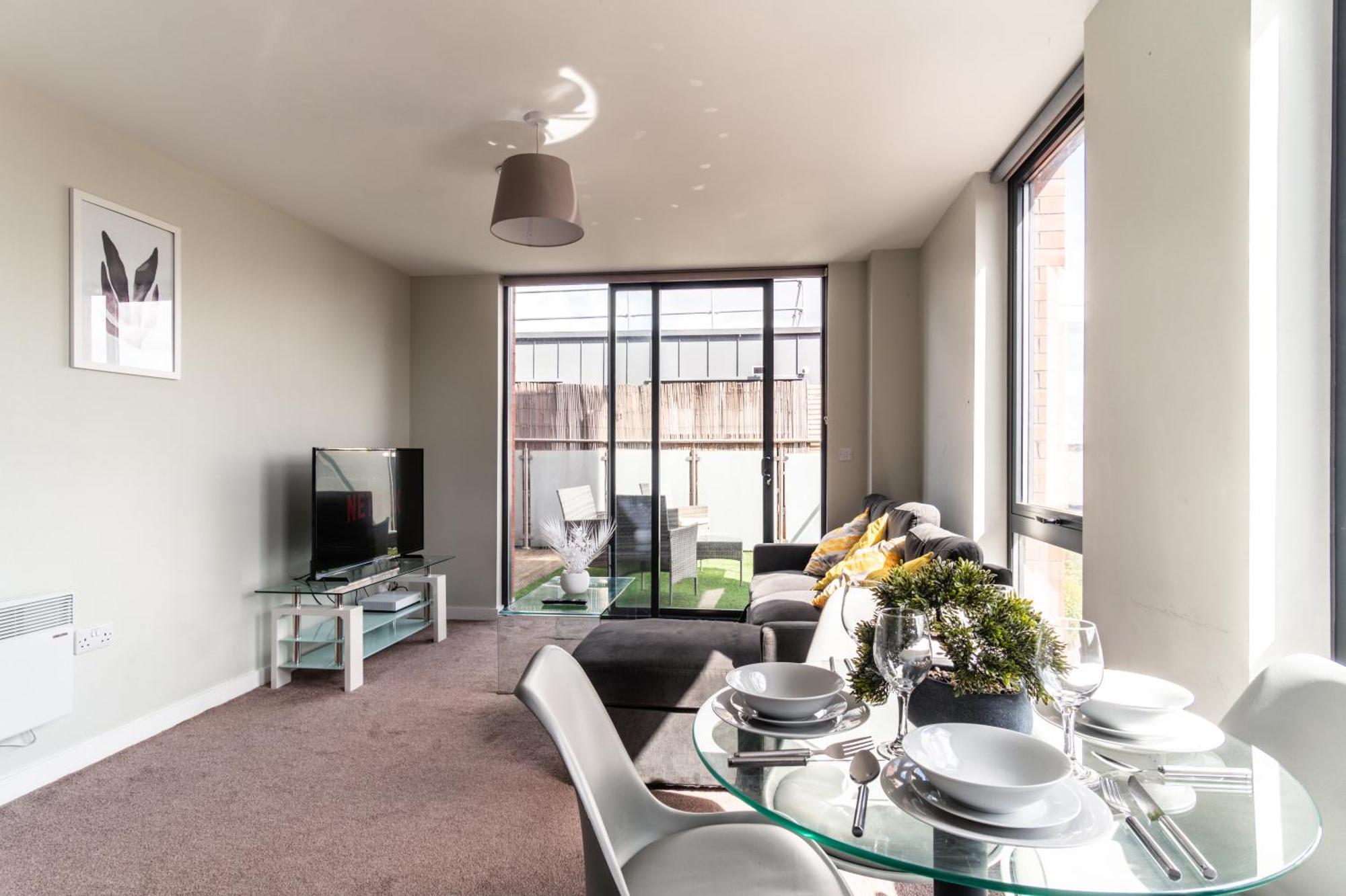 Prime Location 1 Bed Penthouse Apartment Манчестер Экстерьер фото